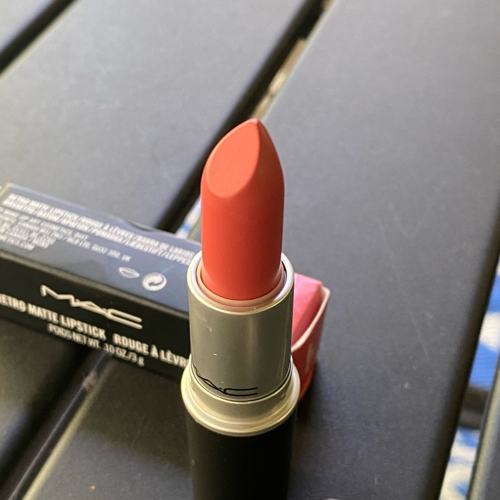 💖HP💖MAC Retro-Matte Runway Hit - Picture 5 of 6
